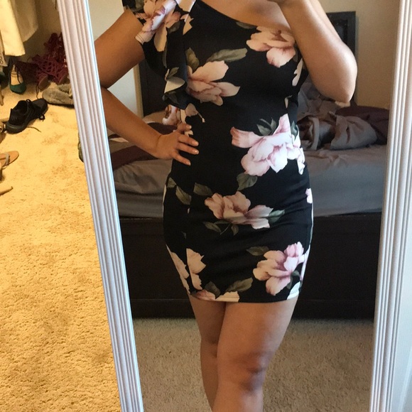 Dress - Picture 5 of 8